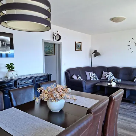 Black And White - 2 Bedrooms, Walk To The Appartement